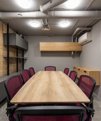 Small Spaces, Big Impact: Compact Office Furniture Solutions